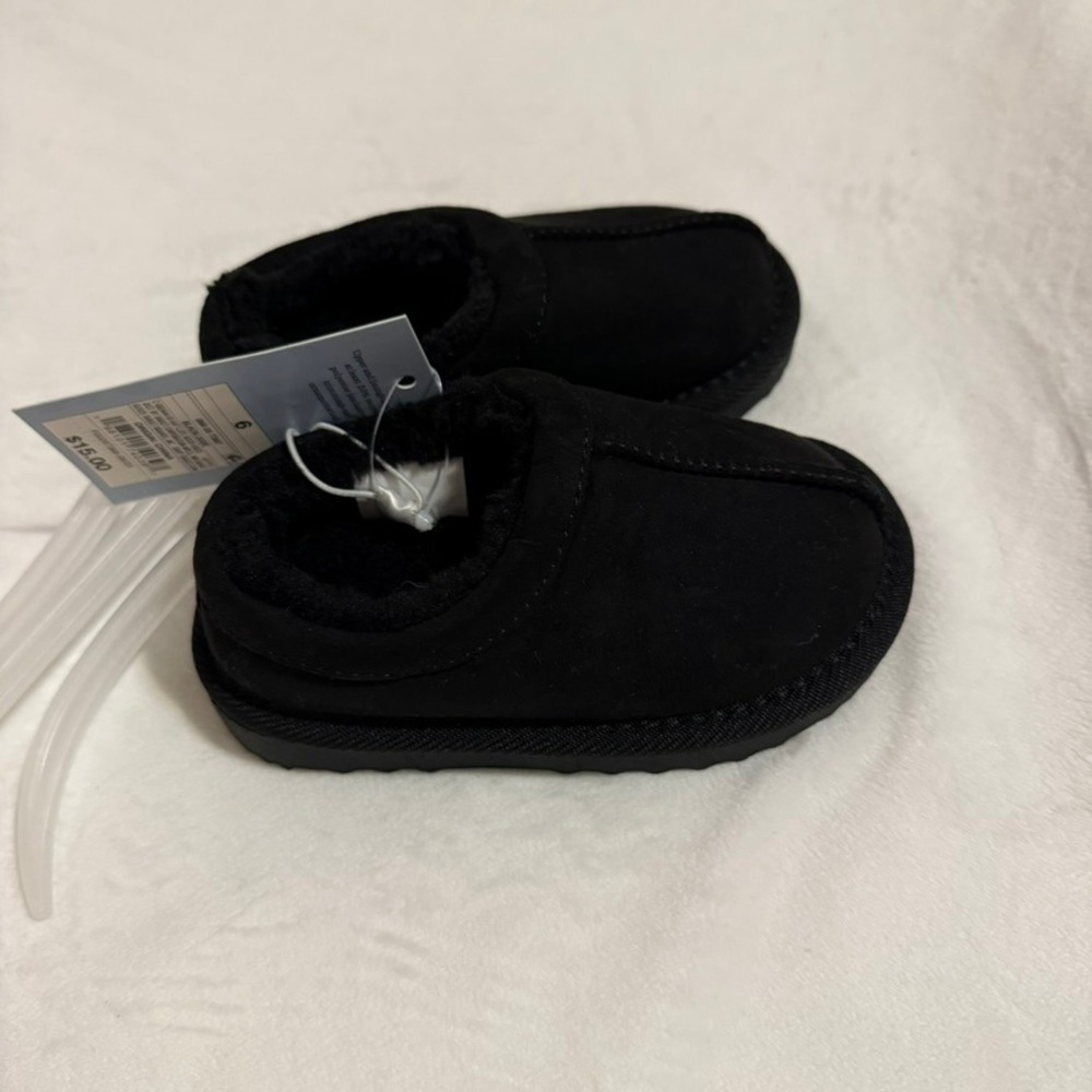 Cat & Jack Toddler Boys Girls Black Faux Fur Lined Slippers Size 6 NWT